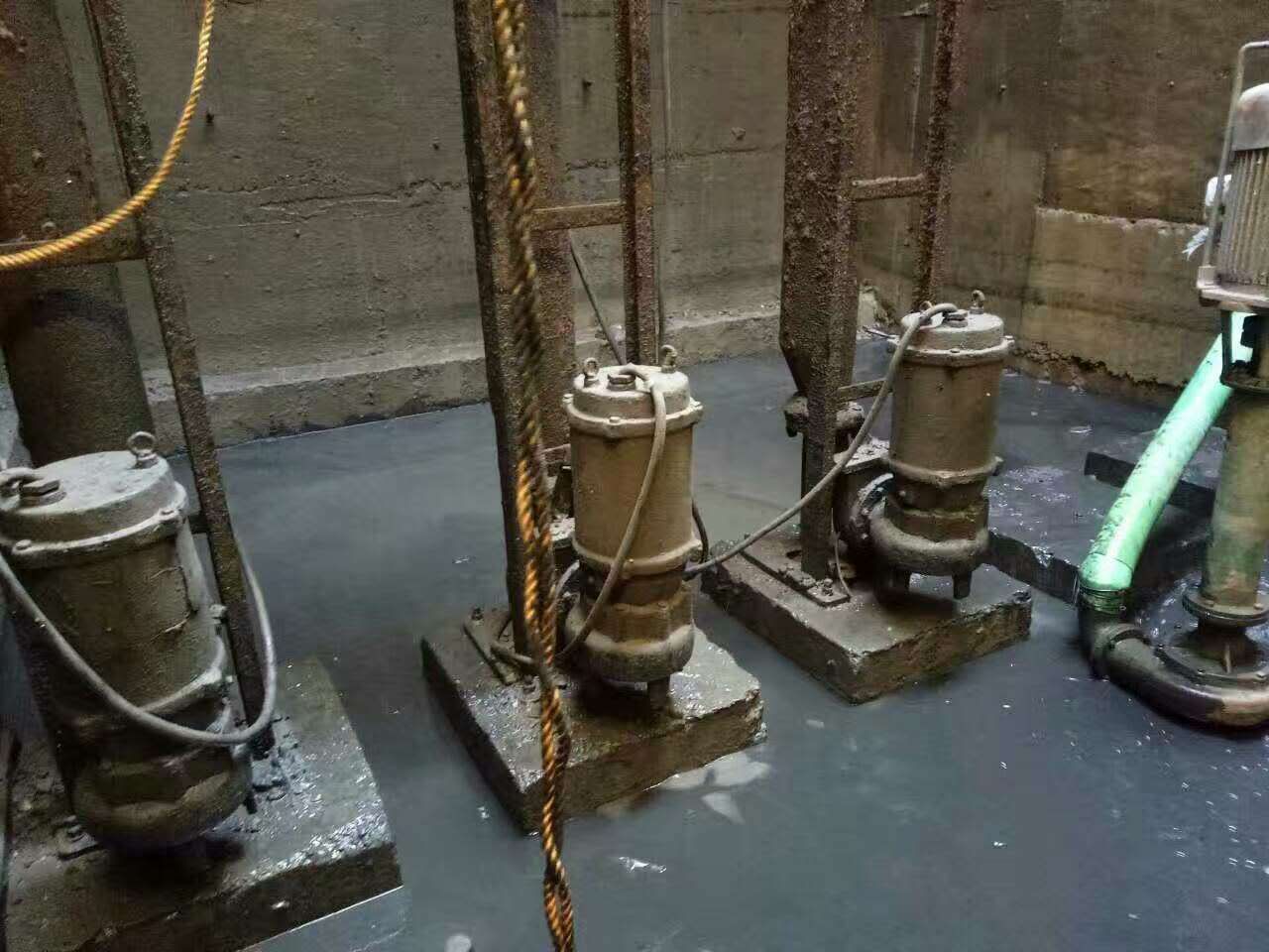 永安污水池清理